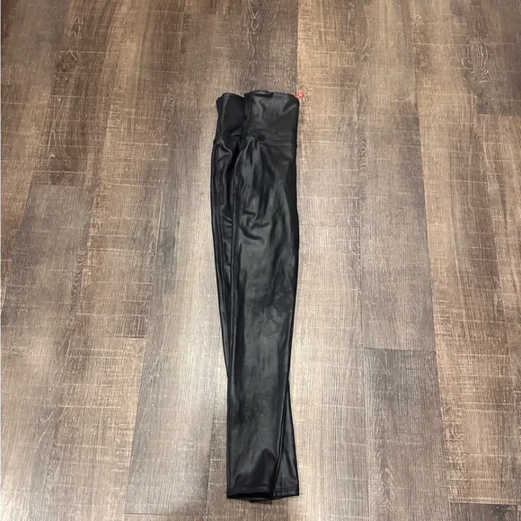 Spanx Faux Leather High Rise Very Black Leggings Size Large - Picture 4 of 8